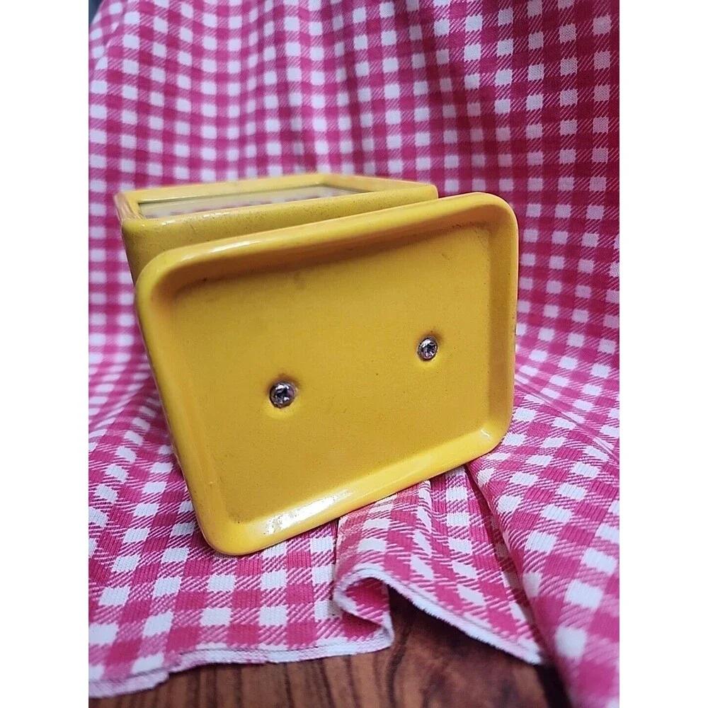 Dulton Company Limited Yellow  Metal Kitchen Scale 5 x 3.5